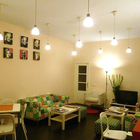 Hostal Goyal Pizarro Мадрид Экстерьер фото